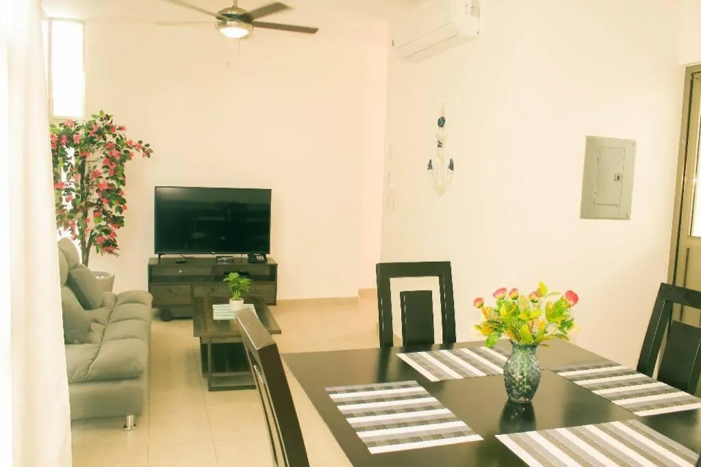Appartement Hermoso Departamento En La Avenida Colosio à Playa del Carmen